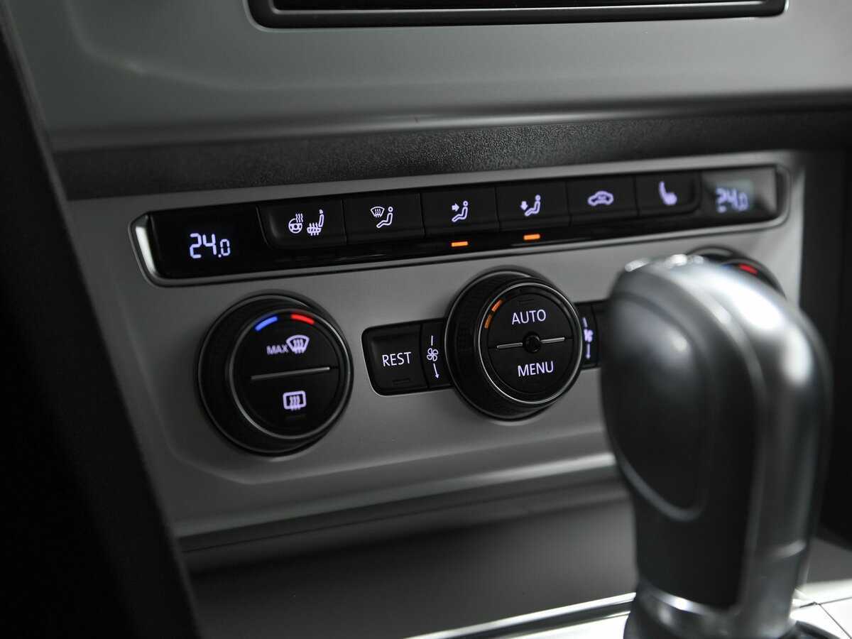 Б/У Фольксваген Пассат 2015 года. Фото: #9