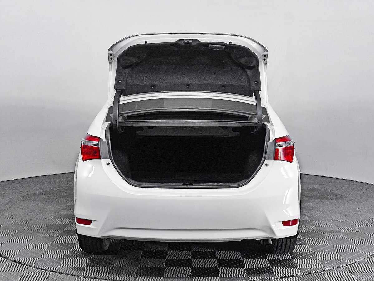 Б/У Тойота Королла 2013 года. Фото: #8