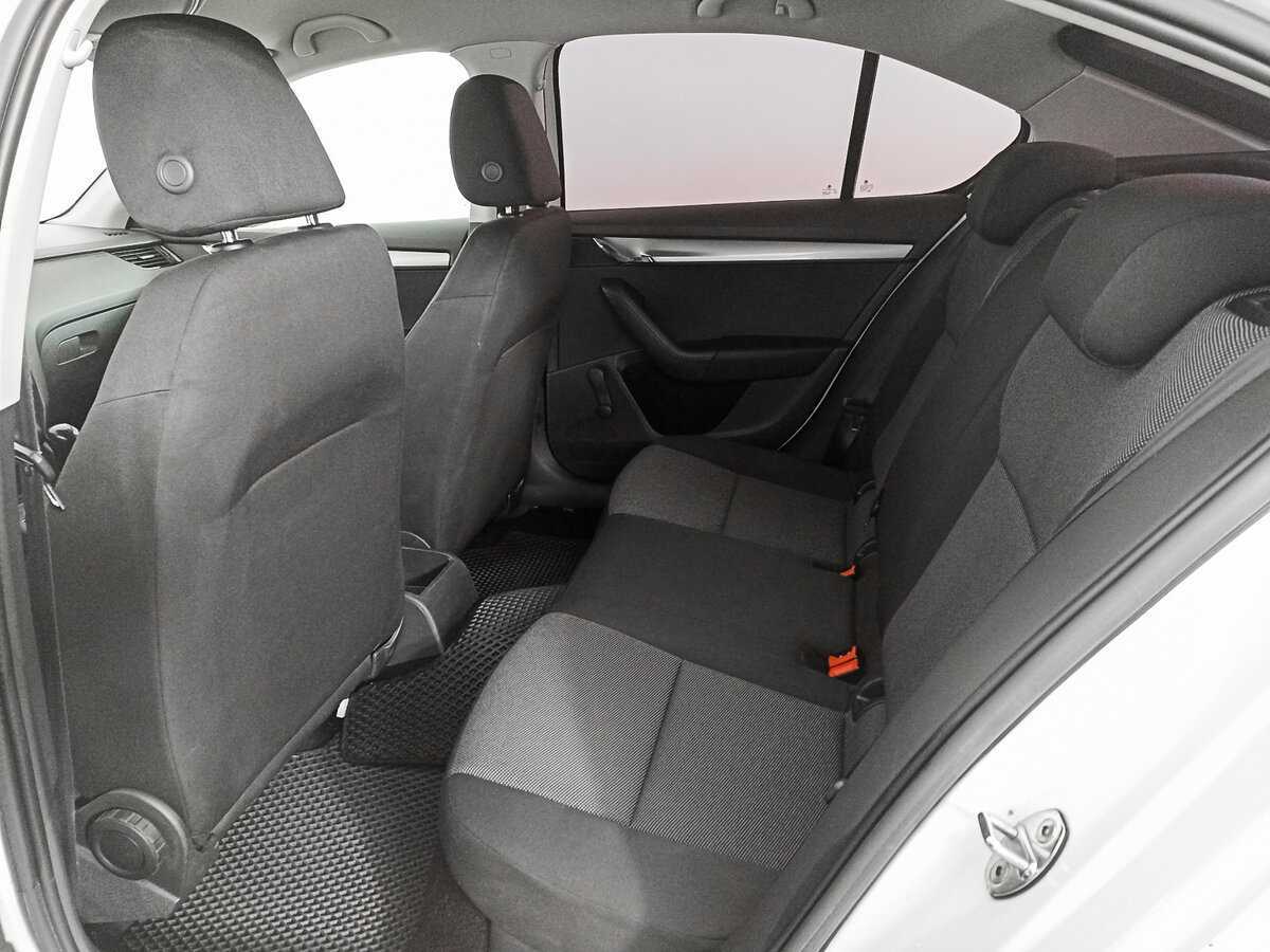 Б/У Шкода Октавия 2014 года. Фото: #11