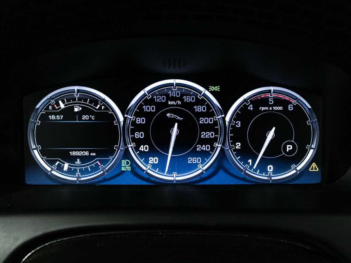 Jaguar XJ 2015 года с пробегом. Фото: #11