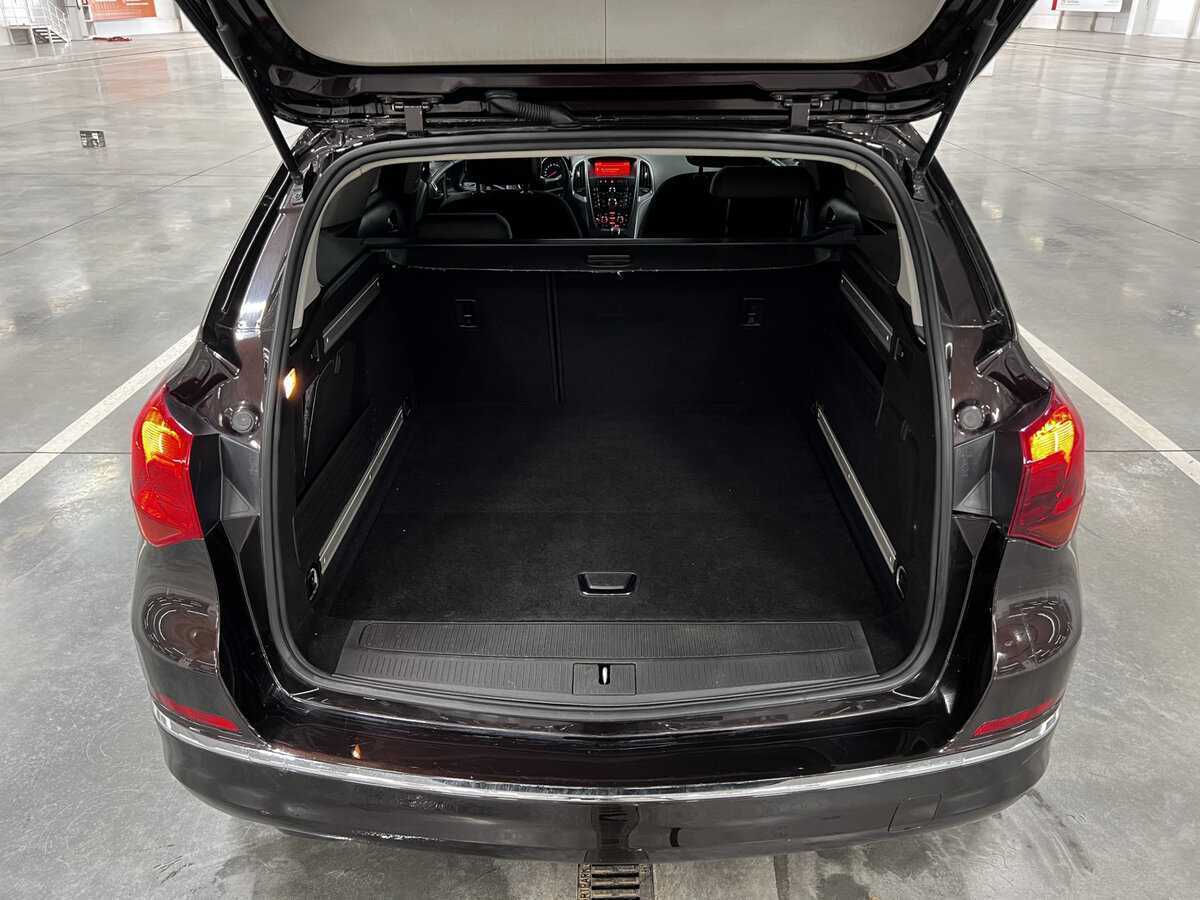 Б/У Опель Астра 2013 года. Фото: #9