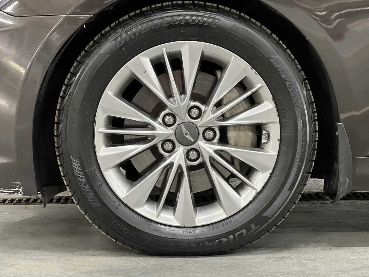 Hyundai Genesis 2014 года с пробегом. Фото: #16