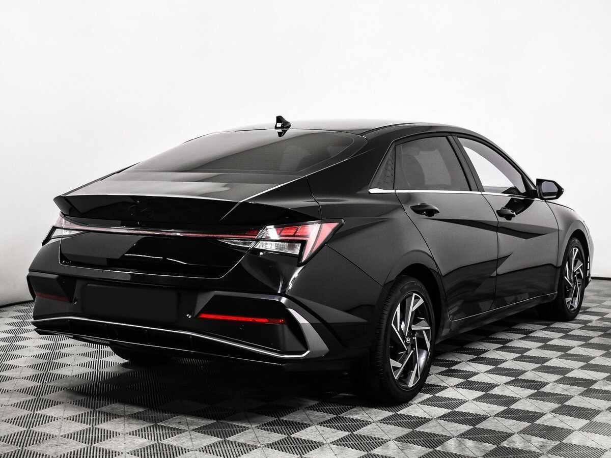 Hyundai Elantra 2024 года с пробегом. Фото: #4