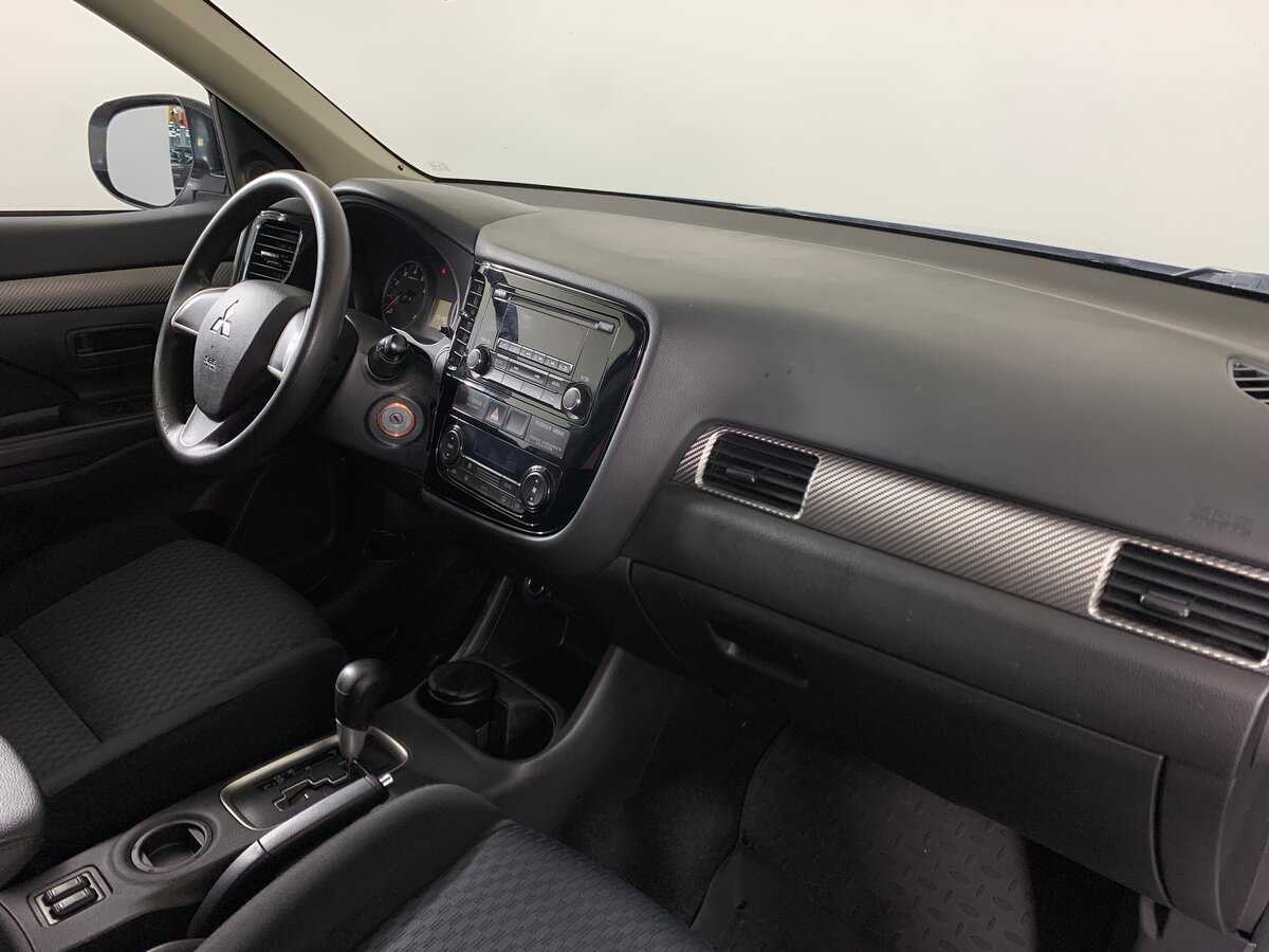 Б/У Митсубиши Оутлэндер 2013 года. Фото: #13