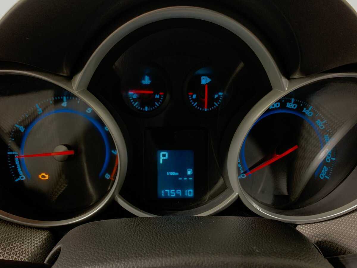 Б/У Шевроле Круз 2013 года. Фото: #14