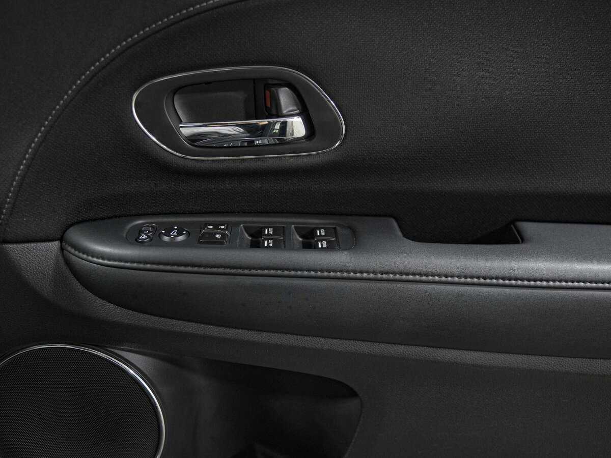 Honda Vezel 2014 года с пробегом. Фото: #12