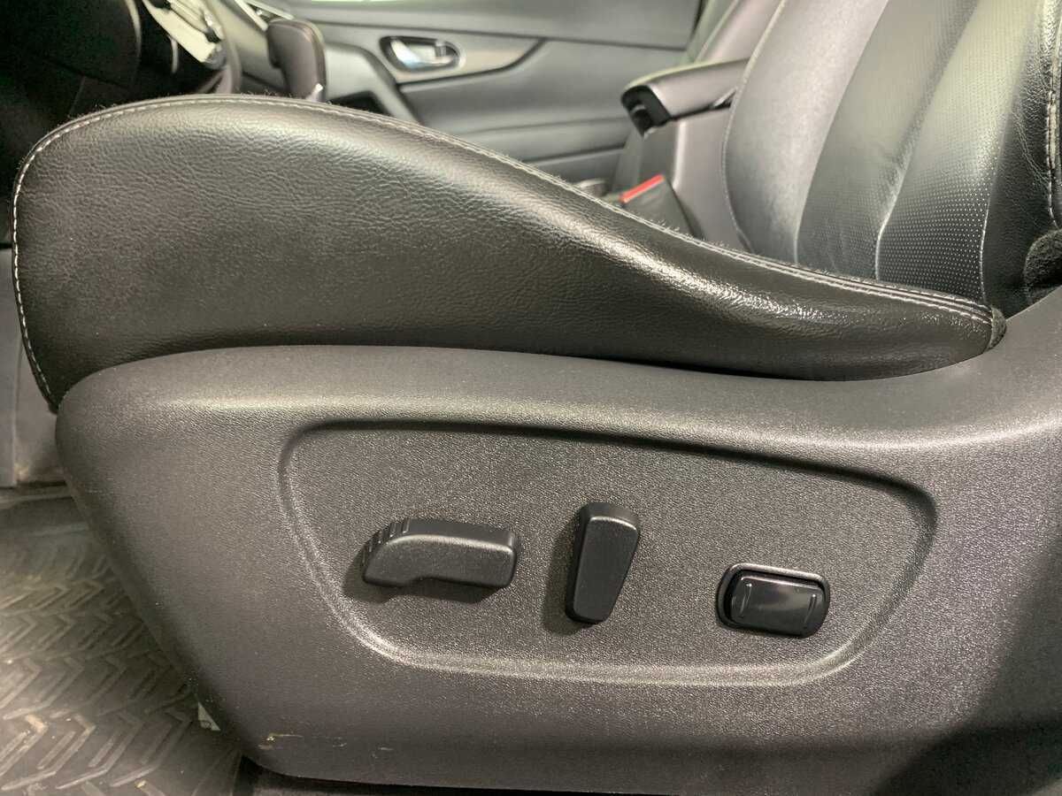 Б/У Ниссан Икс-Трейл 2016 года. Фото: #16