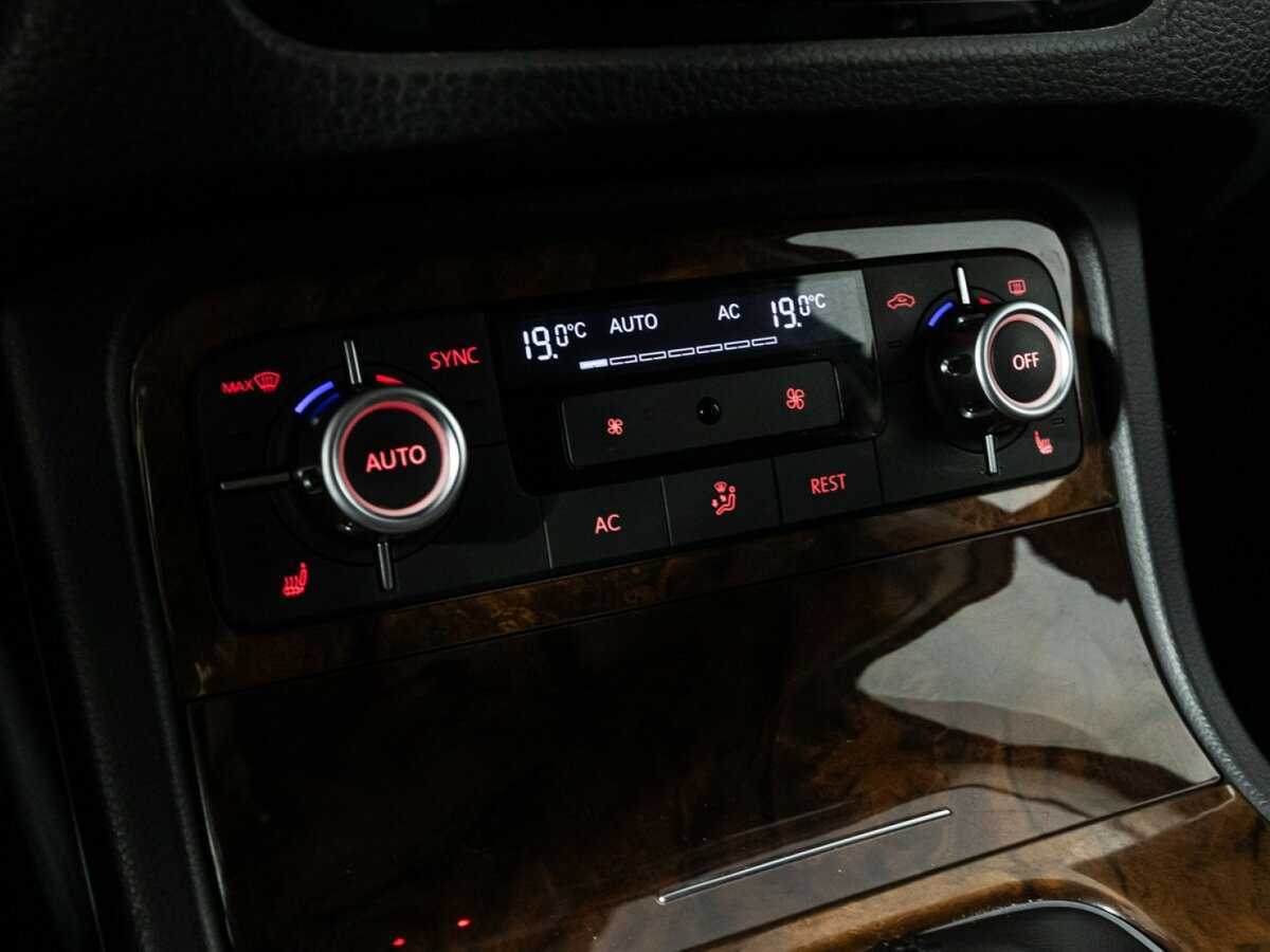 Volkswagen Touareg 2012 года с пробегом. Фото: #12