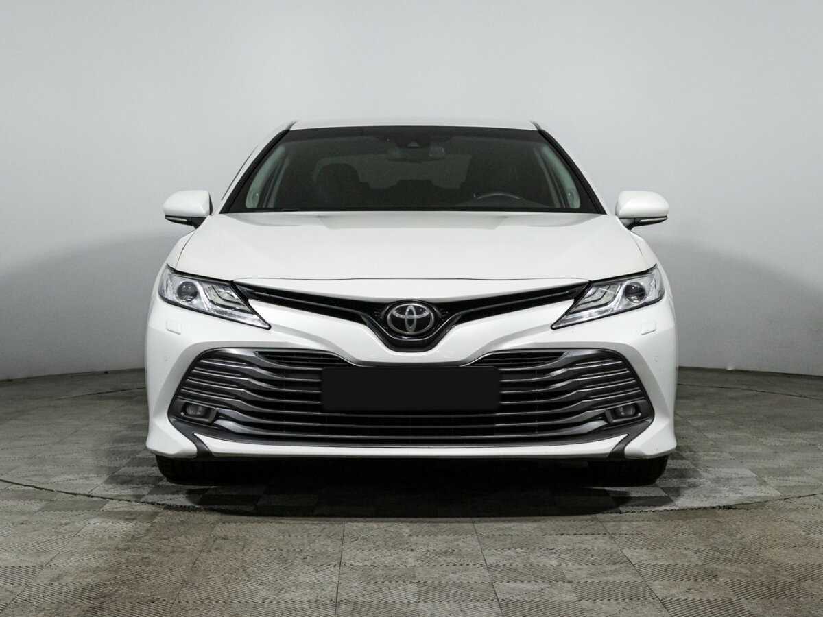 Toyota Camry 2018 года с пробегом. Фото: #1