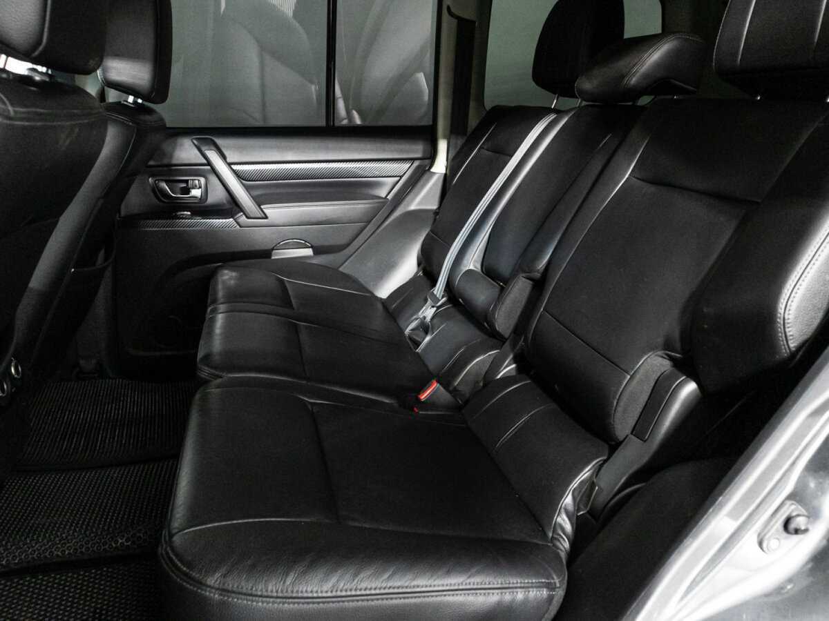 Mitsubishi Pajero 2014 года с пробегом. Фото: #9