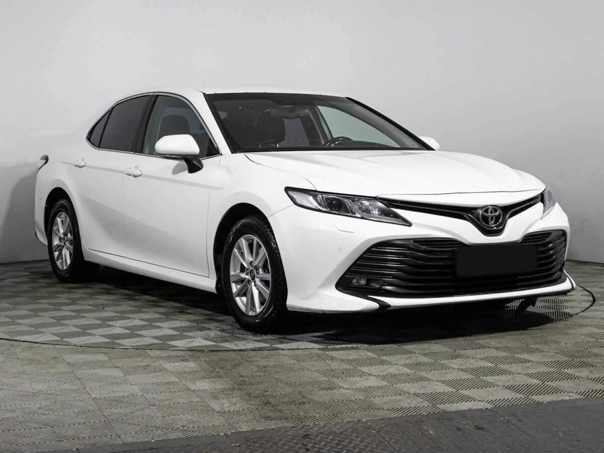 Toyota Camry 2019 года с пробегом. Фото: #2
