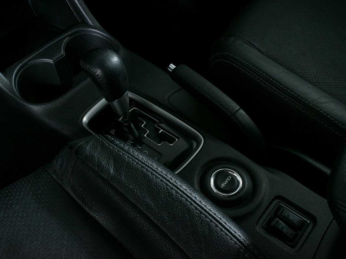 Б/У Митсубиши Оутлэндер 2015 года. Фото: #13