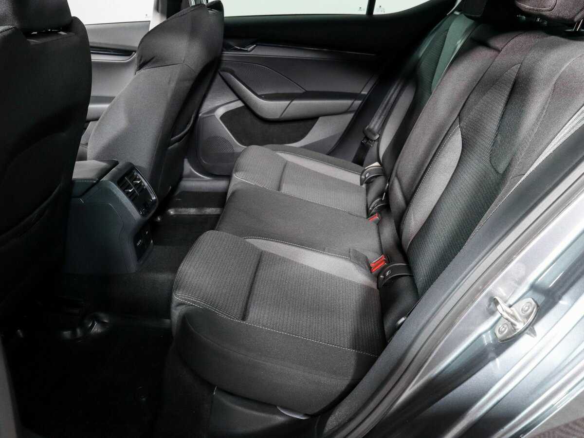 Skoda Octavia 2021 года с пробегом. Фото: #6
