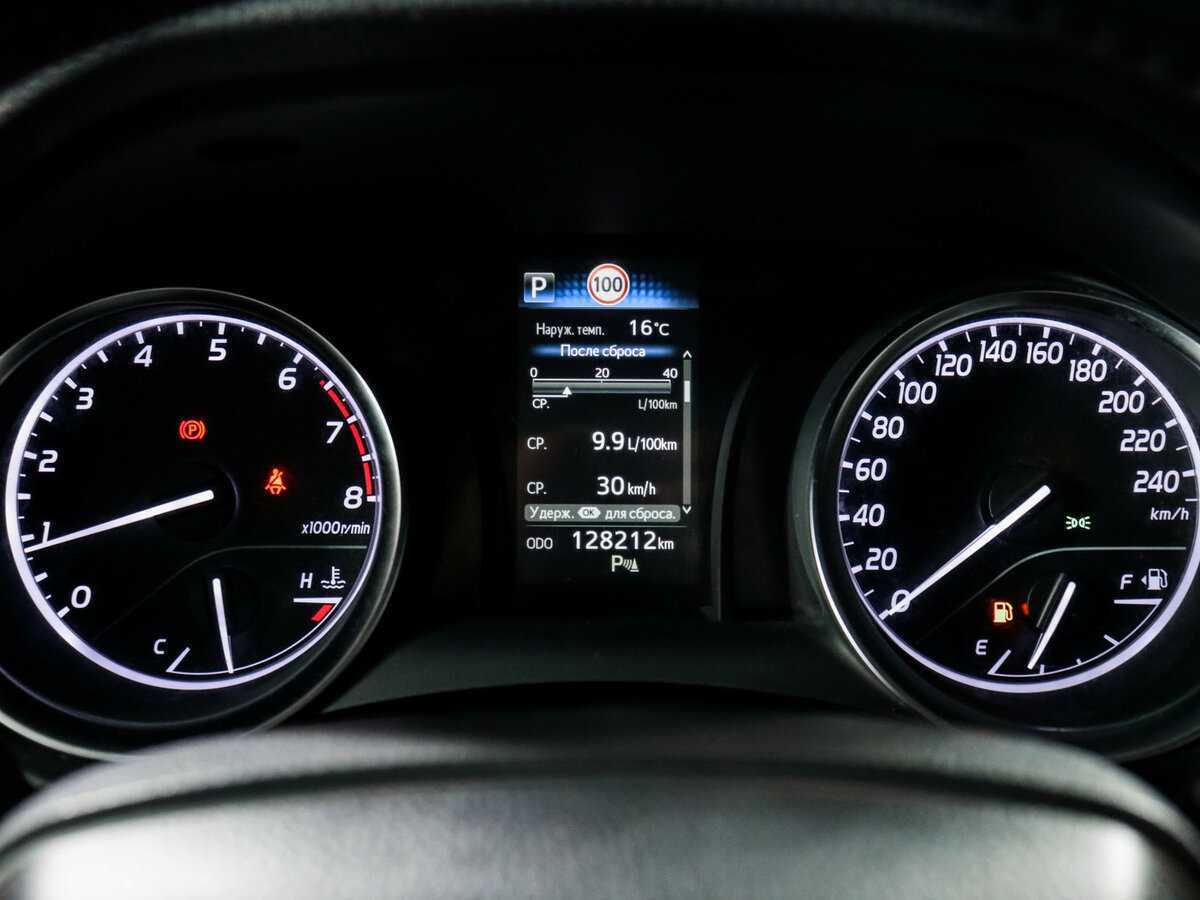 Toyota Camry 2019 года с пробегом. Фото: #10