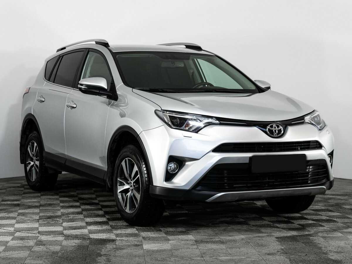 Toyota RAV4 2017 года с пробегом. Фото: #2