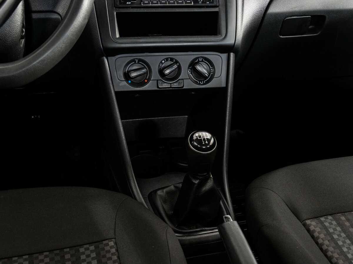 Б/У Фольксваген Поло 2018 года. Фото: #9