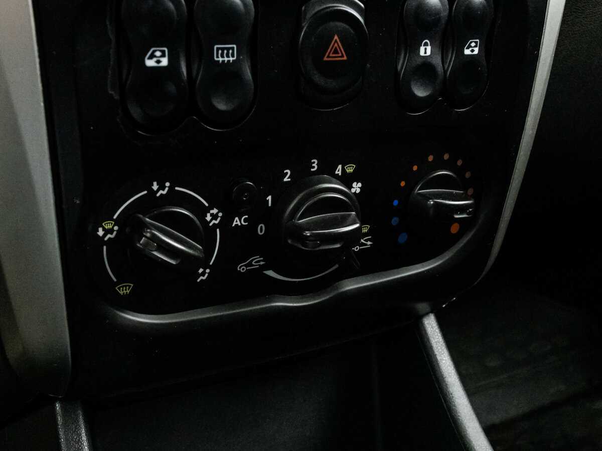 Б/У Ниссан Альмера 2013 года. Фото: #10