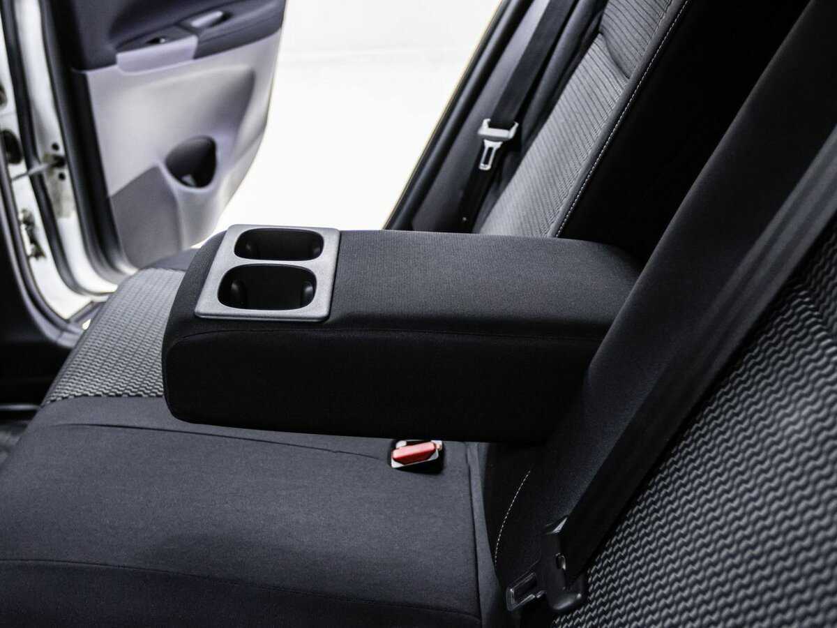 Б/У Ниссан Сентра 2016 года. Фото: #17