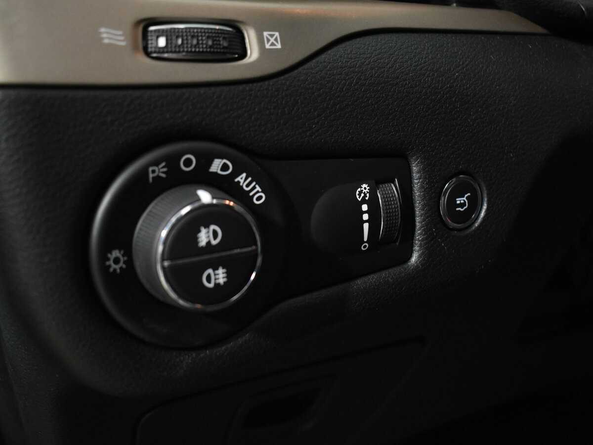 Jeep Cherokee 2014 года с пробегом. Фото: #13