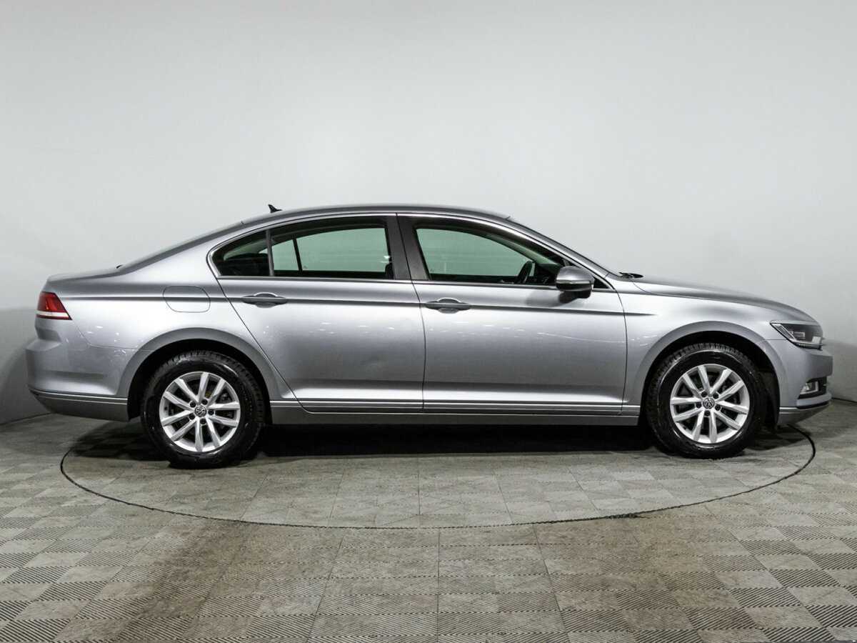 Volkswagen Passat 2017 года с пробегом. Фото: #3