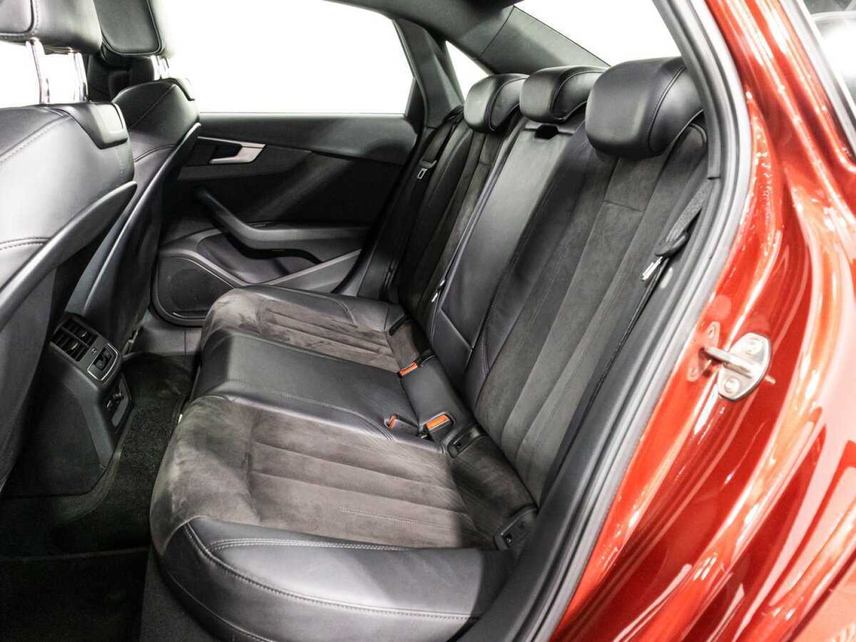 Audi A4 2019 года с пробегом. Фото: #9