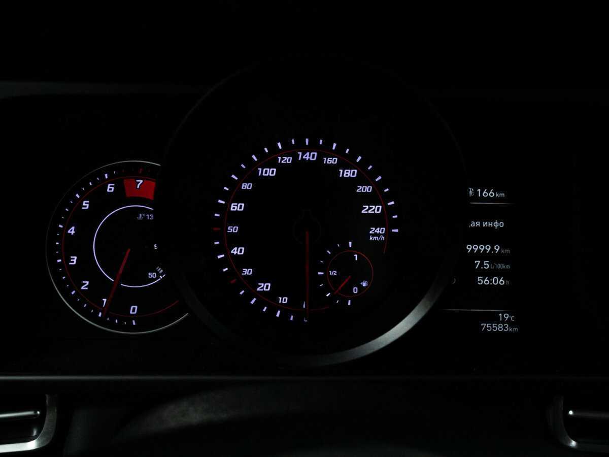 Hyundai Elantra 2021 года с пробегом. Фото: #11