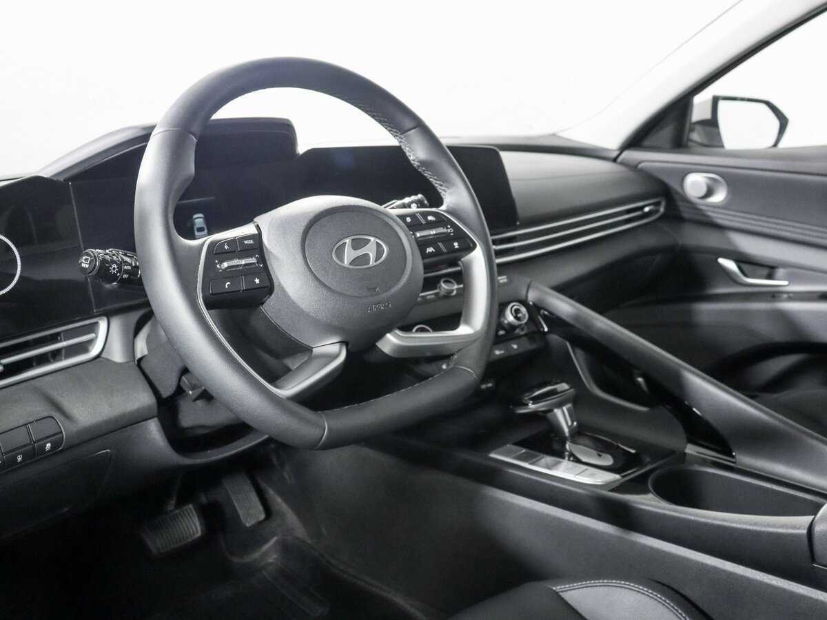 Hyundai Elantra 2023 года с пробегом. Фото: #10