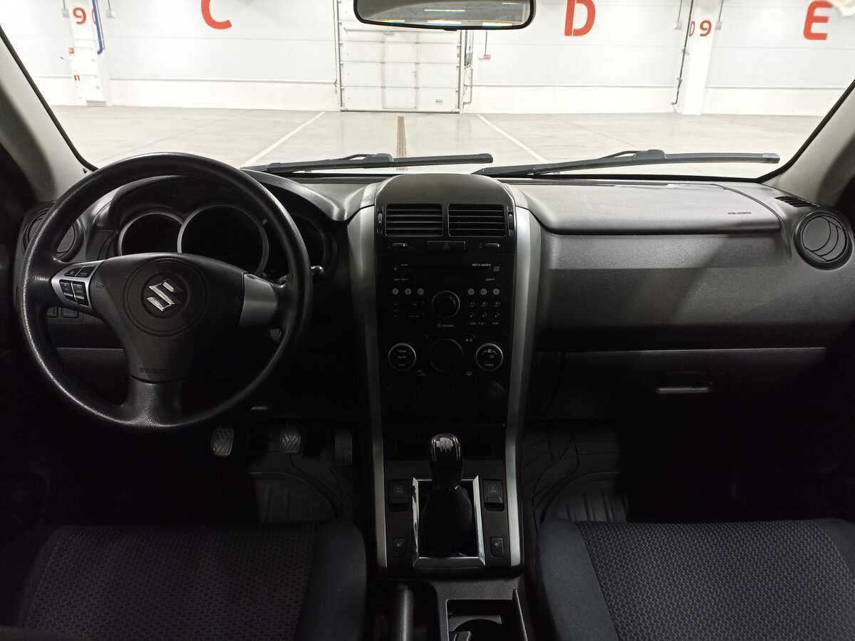 Б/У Сузуки Гранд Витара 2013 года. Фото: #13