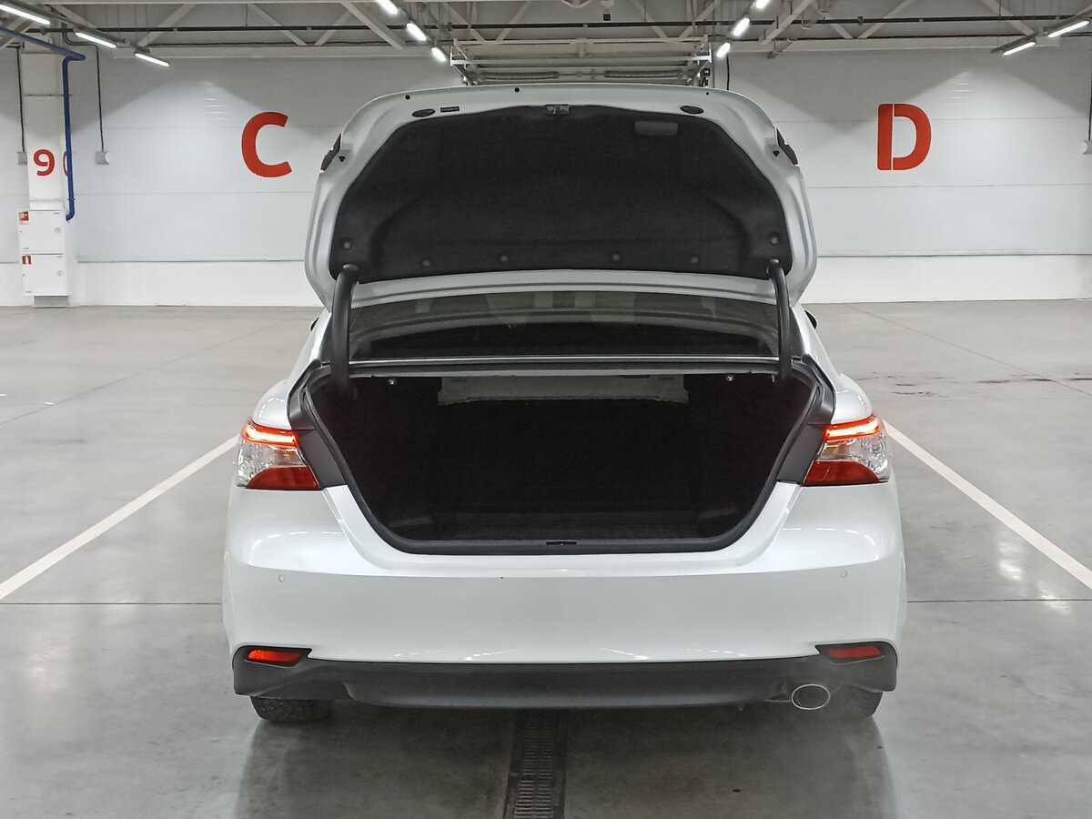 Toyota Camry 2019 года с пробегом. Фото: #9