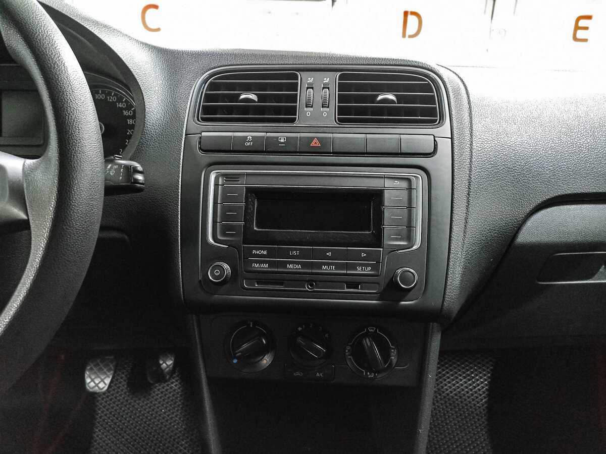 Б/У Фольксваген Поло 2019 года. Фото: #13