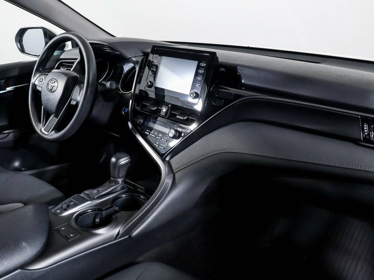 Toyota Camry 2021 года с пробегом. Фото: #8