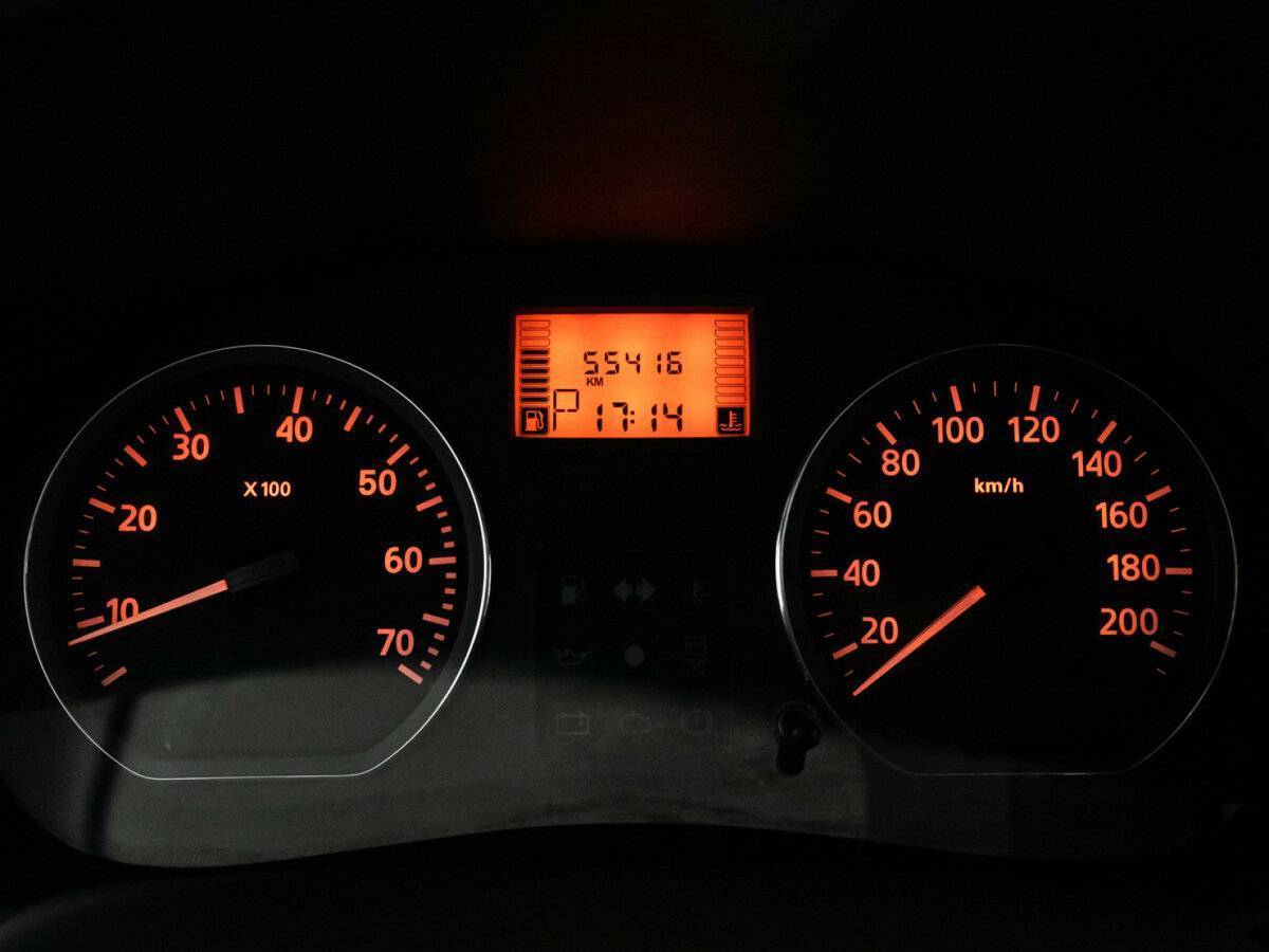 Б/У Ниссан Альмера 2016 года. Фото: #11