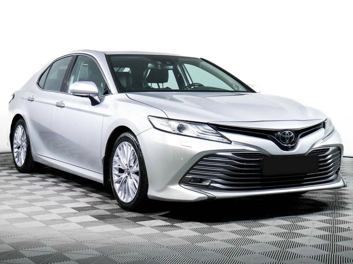 Toyota Camry 2018 года с пробегом. Фото: #2