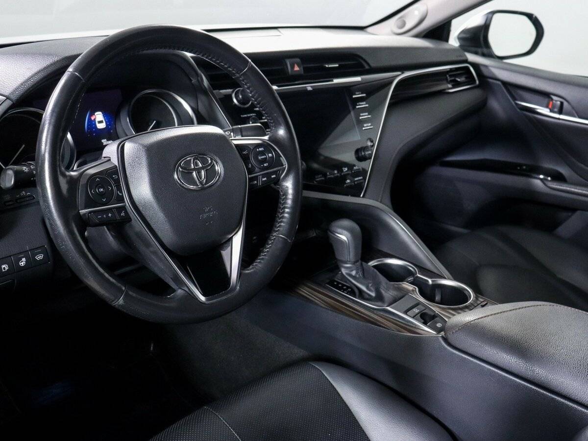 Toyota Camry 2018 года с пробегом. Фото: #13