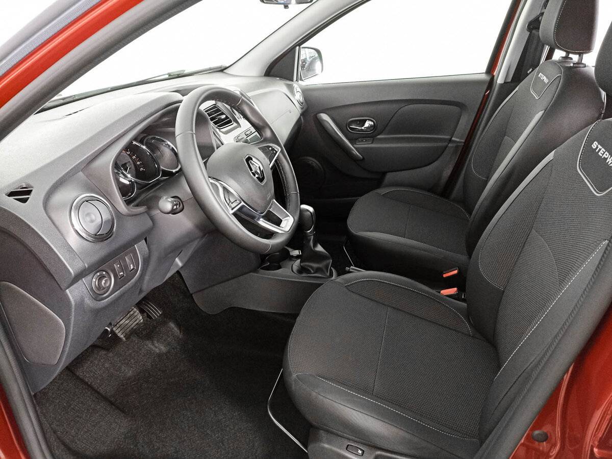 Б/У Рено Сандеро 2020 года. Фото: #14