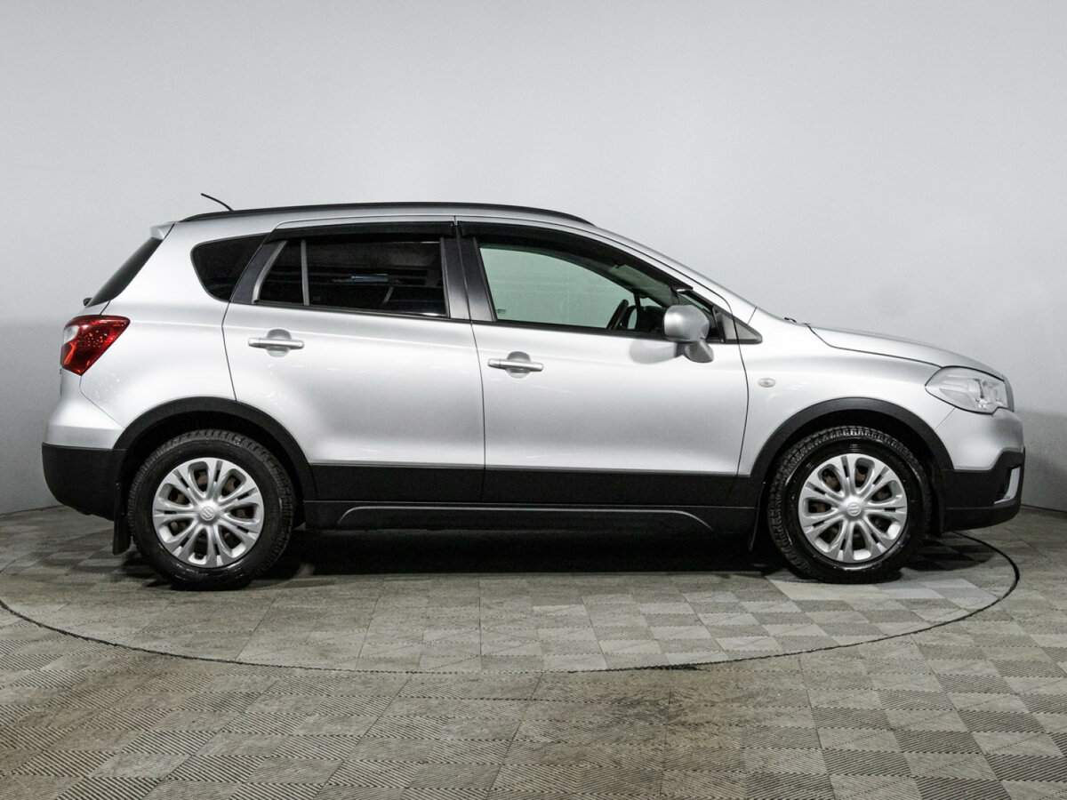 Б/У Сузуки С-Икс4 2016 года. Фото: #3