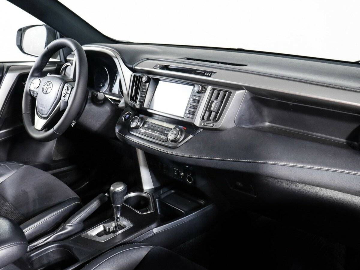 Toyota RAV4 2017 года с пробегом. Фото: #8