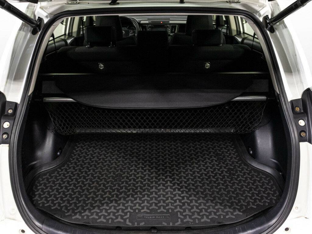 Toyota RAV4 2016 года с пробегом. Фото: #12