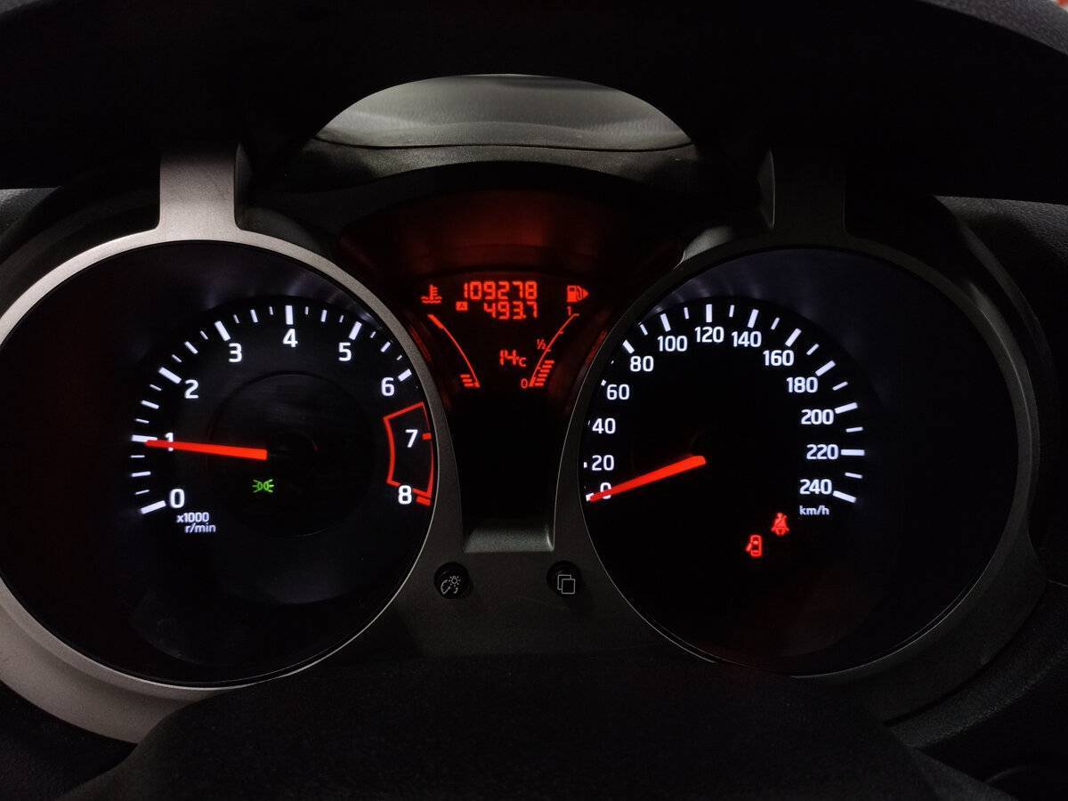 Б/У Ниссан Жук 2012 года. Фото: #12