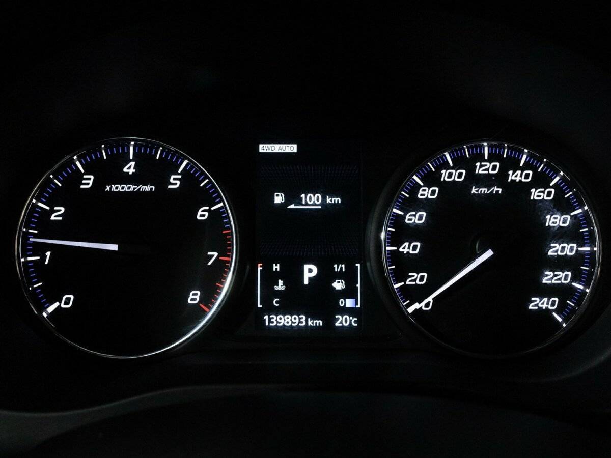 Б/У Митсубиши Оутлэндер 2012 года. Фото: #11