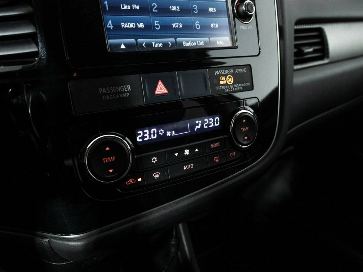 Б/У Митсубиши Оутлэндер 2012 года. Фото: #16