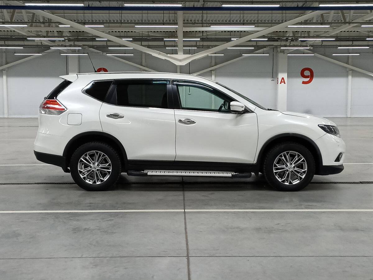 Б/У Ниссан Икс-Трейл 2016 года. Фото: #3