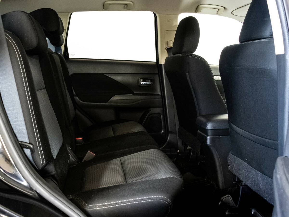 Mitsubishi Outlander 2018 года с пробегом. Фото: #13