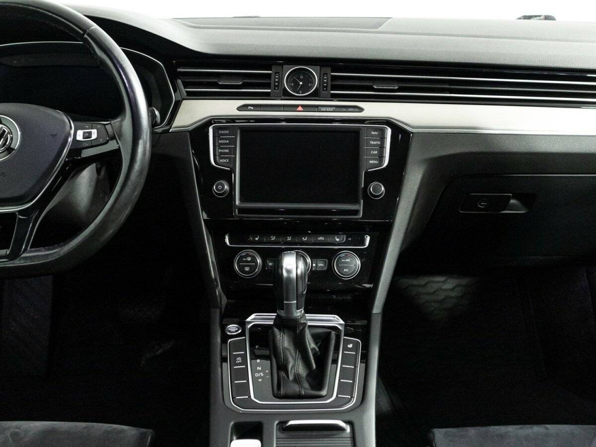 Б/У Фольксваген Пассат 2017 года. Фото: #13