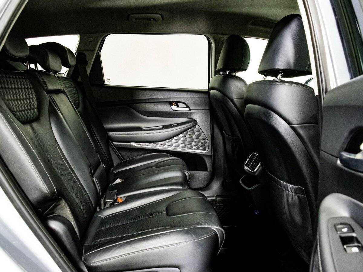 Hyundai Santa Fe 2018 года с пробегом. Фото: #17