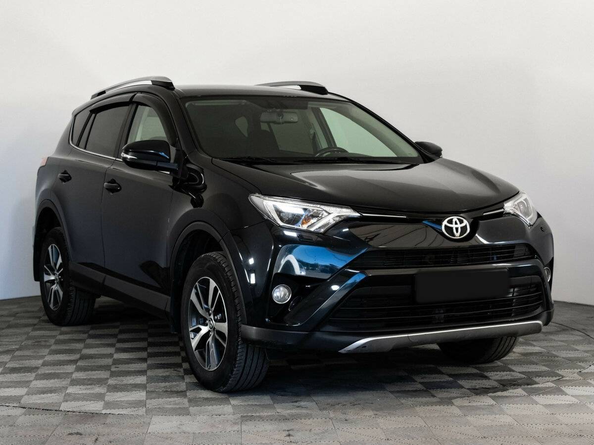 Toyota RAV4 2017 года с пробегом. Фото: #2