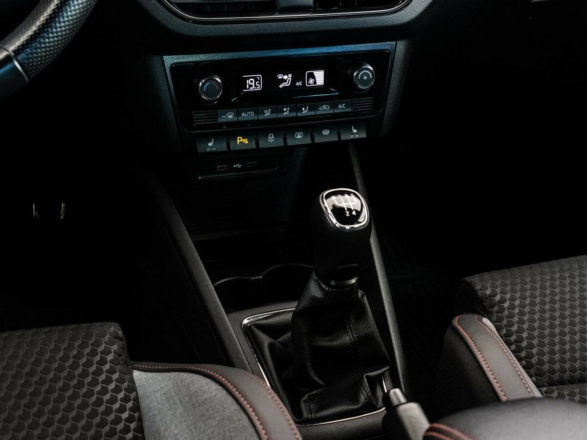 Б/У Фольксваген Поло 2021 года. Фото: #12