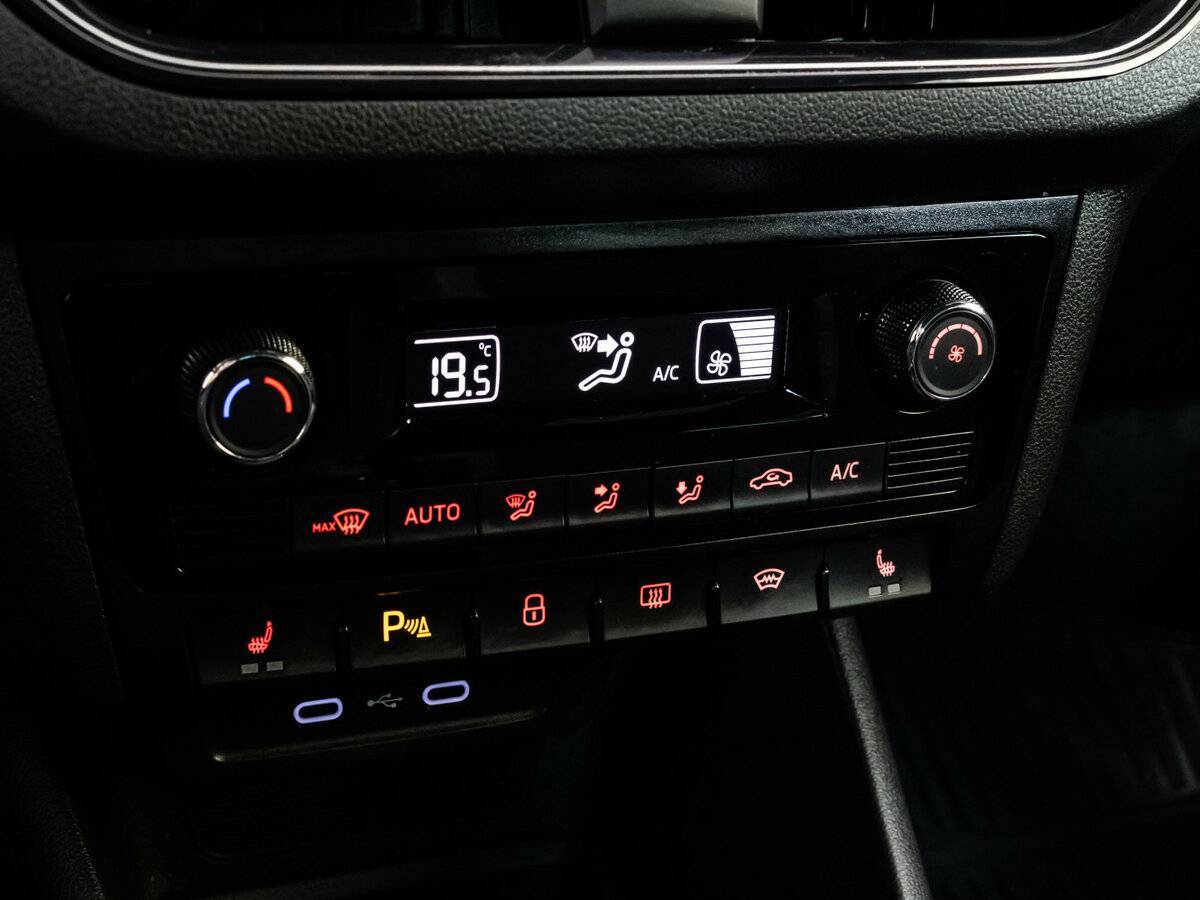 Б/У Фольксваген Поло 2021 года. Фото: #17