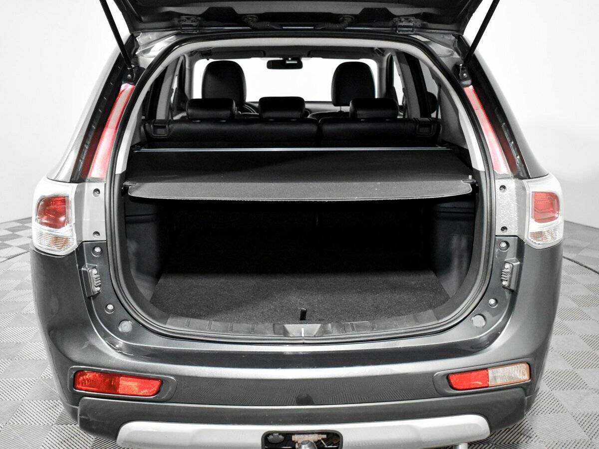 Б/У Митсубиши Оутлэндер 2014 года. Фото: #20