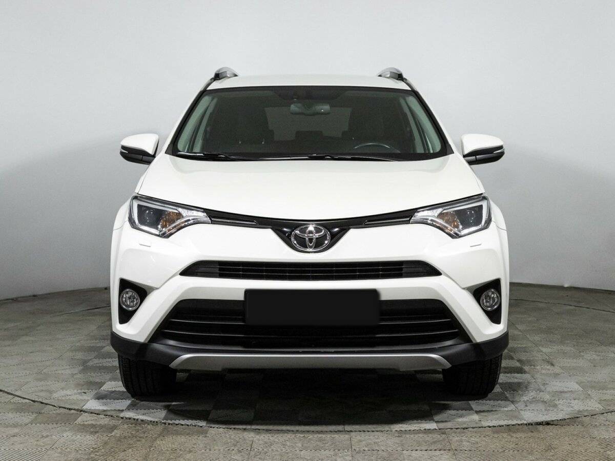 Toyota RAV4 2017 года с пробегом. Фото: #1